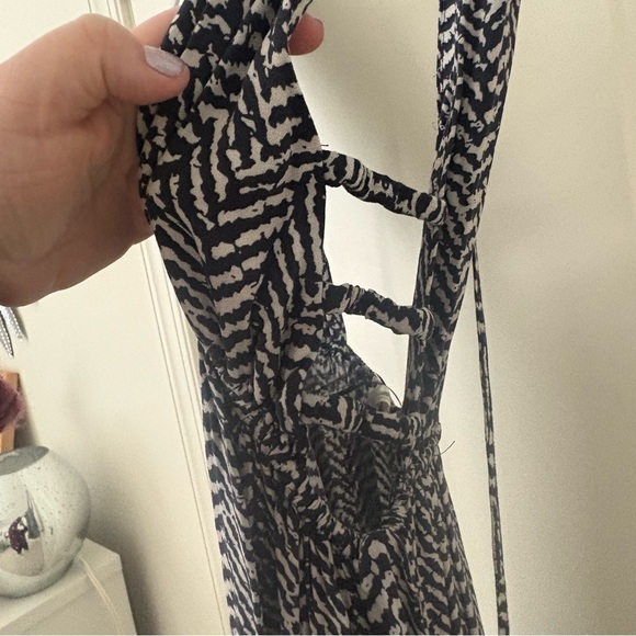 Patterned Dress - Picture 2 of 4